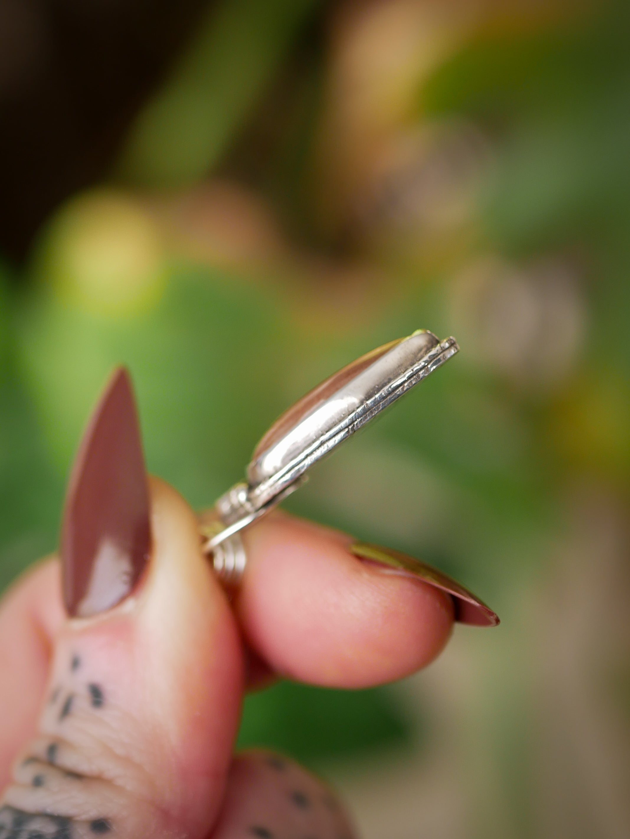 Moonchild - Collier en pierre de lune pêche véritable et argent, lune forgée