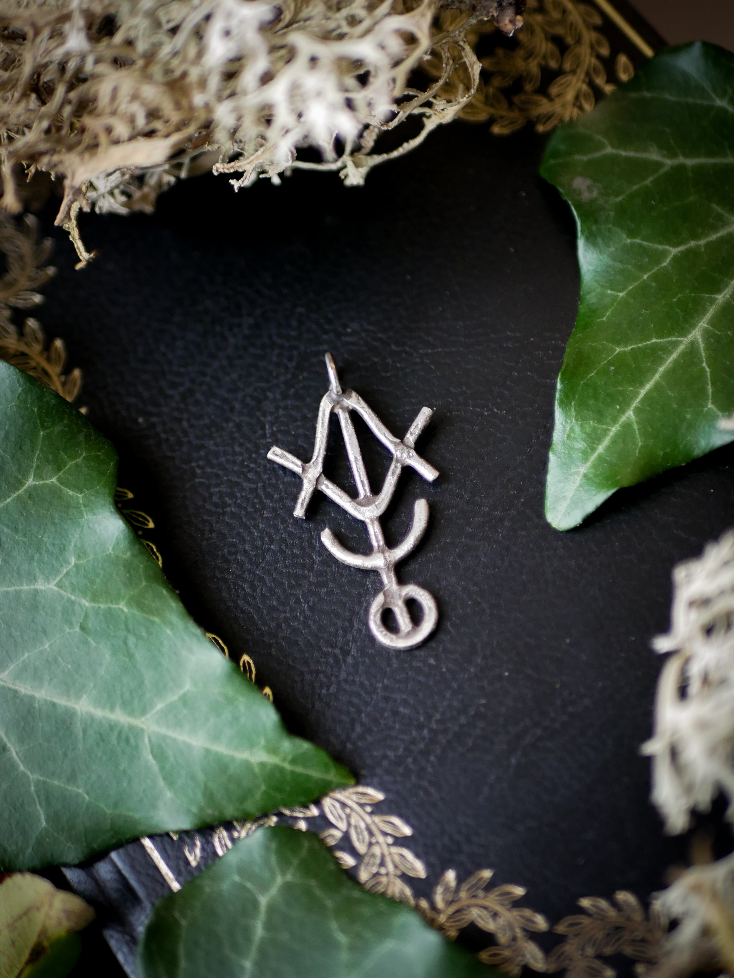 Sorcellerie - Collier forgé en argent