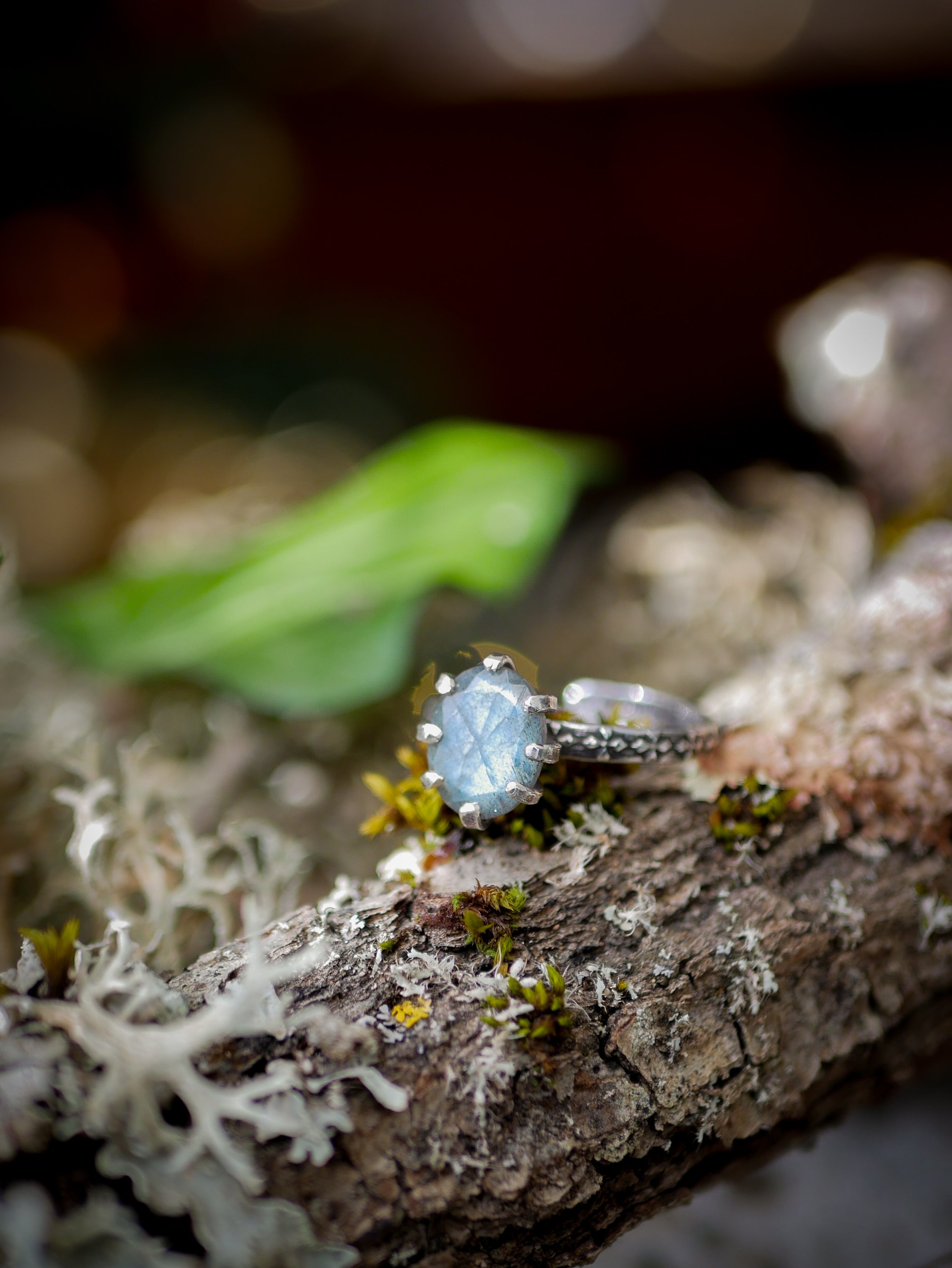 L'Occhio della Pizia - Anello in labradorite sfaccettata e argento
