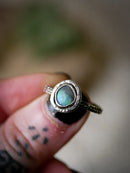 Poussière d'Etoiles - Bague en opale de Lightning Ridge, quartz clair et argent