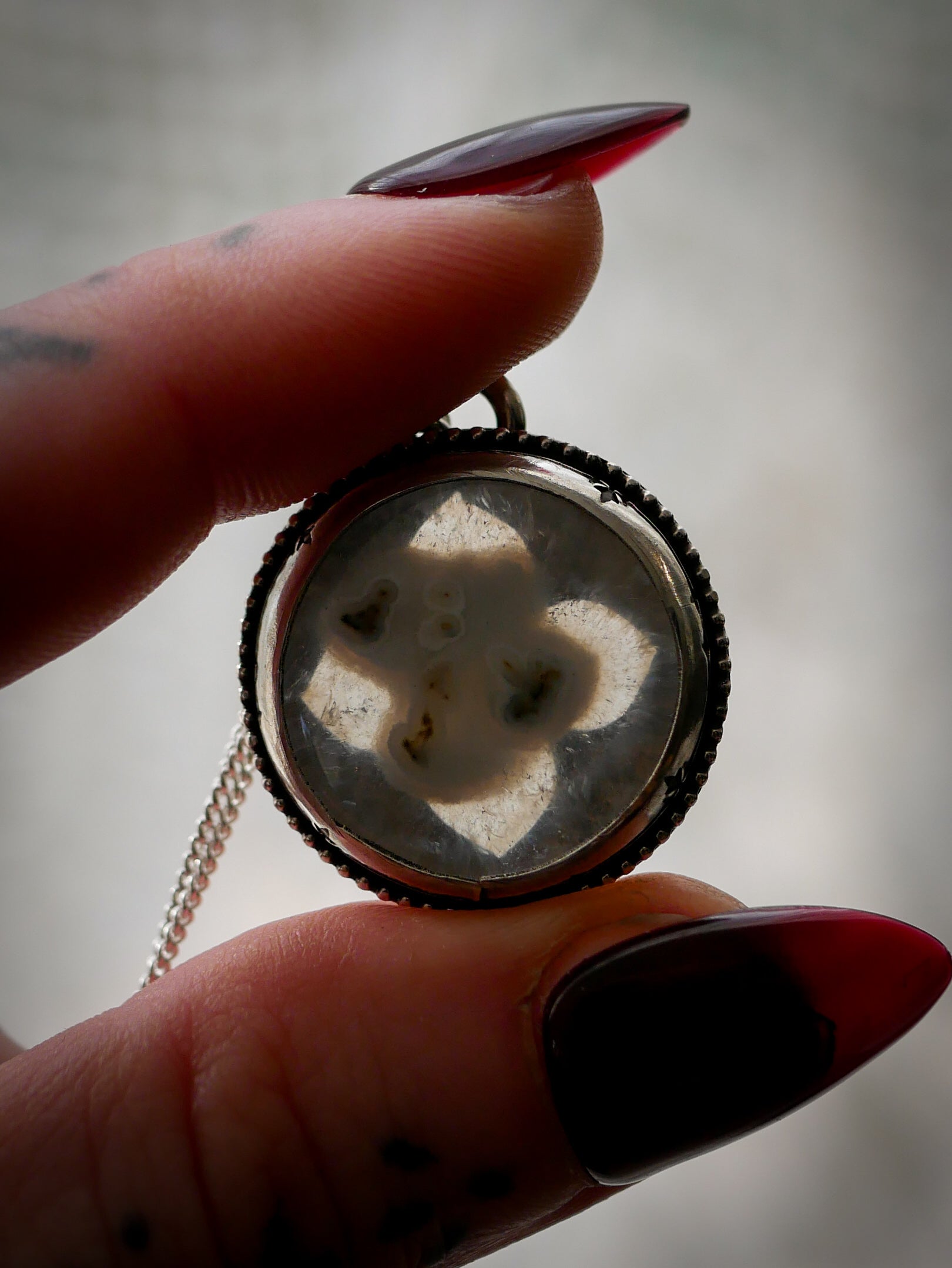 Ecclesia - Collana gotica in quarzo solare e argento