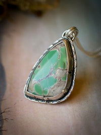 Le Serpent de la Connaissance - Collier en variscite et argent, serpent au dos