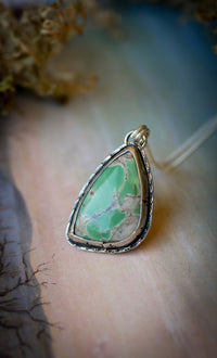 Le Serpent de la Connaissance - Collier en variscite et argent, serpent au dos