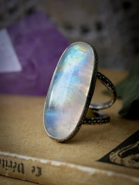 Sorcière Blanche - Bague en pierre de lune arc-en-ciel (péristérite) et argent