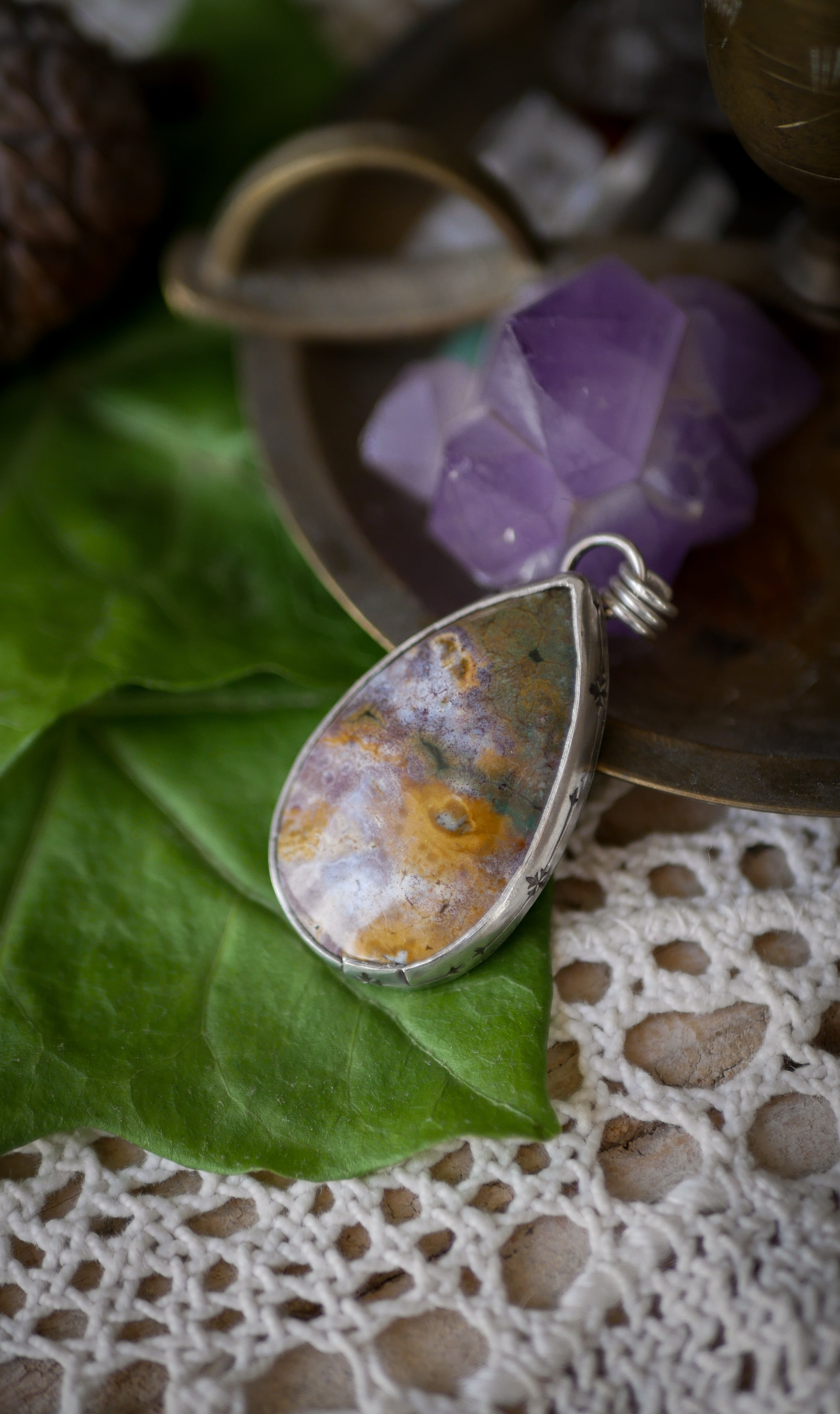 Le Pentagramme - Collier en jaspe océan et argent, pentagramme en laiton au dos