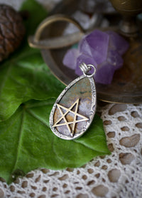 Le Pentagramme - Collier en jaspe océan et argent, pentagramme en laiton au dos