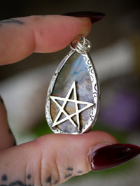 Le Pentagramme - Collier en jaspe océan et argent, pentagramme en laiton au dos