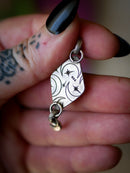 Le Voyage Astral - Pendentif en natrolite d'Indonésie et argent, lune forgée