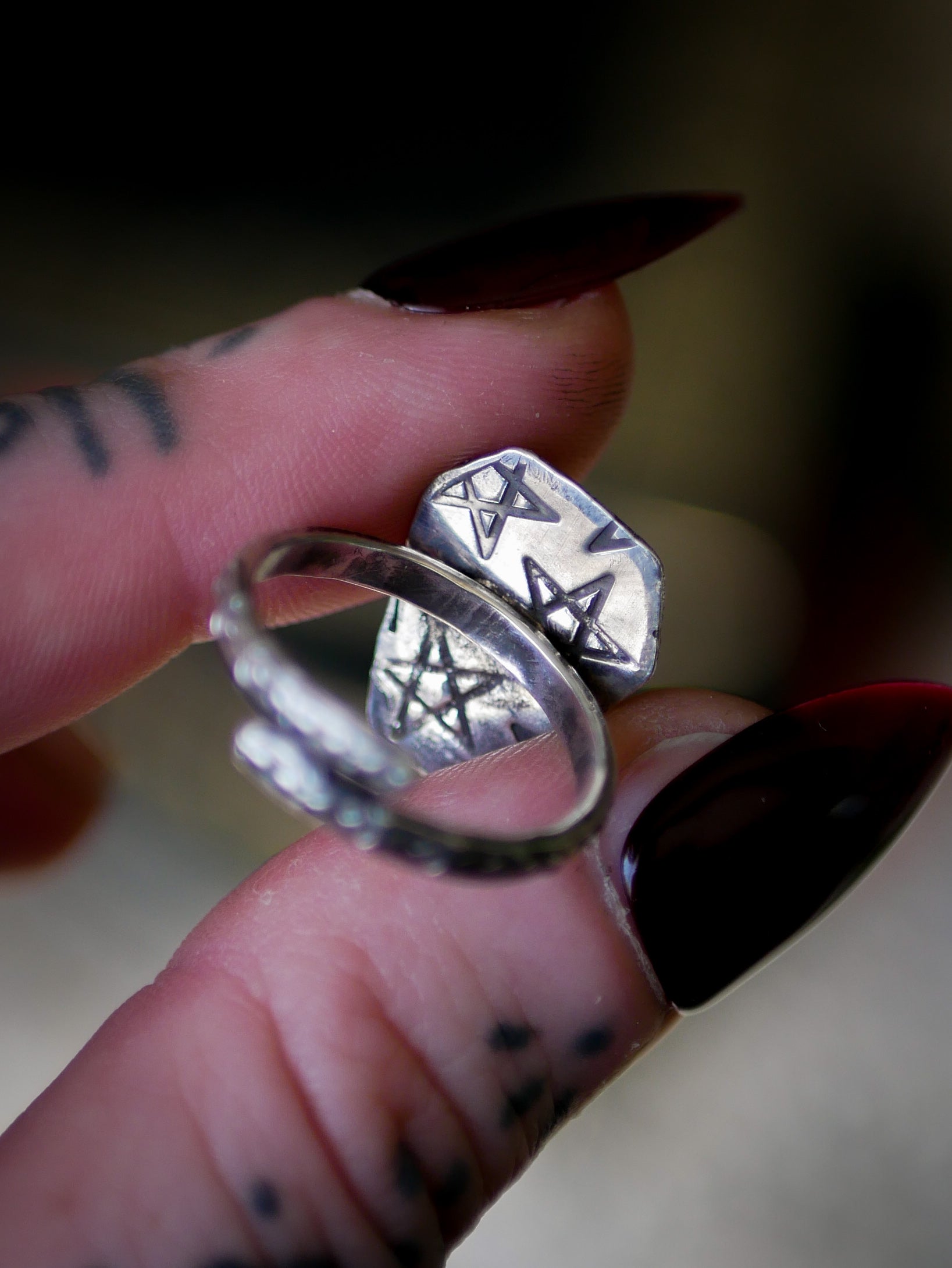 In Memoriam - Bague cercueil en pierre de soleil "pluie de météorites" et argent