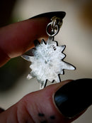 Vasudhārā - Pendentif en quartz rutile "poils de lapin" et argent