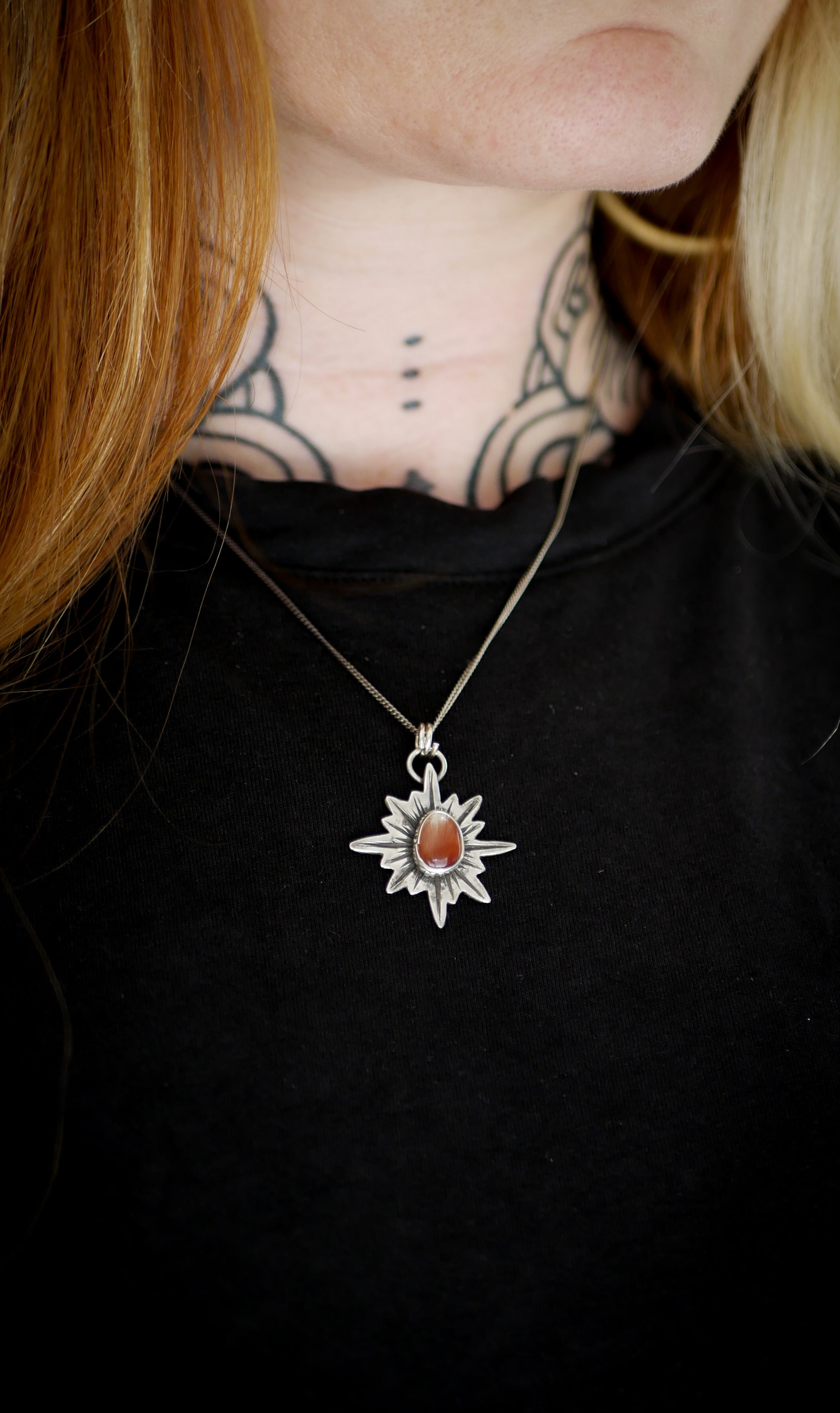 Vasudhārā - Pendentif en quartz rutile "poils de lapin" et argent