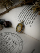 Le Talisman - Pendentif en œil de tigre Marra Mamba et argent, pentagramme forgé en cuivre au dos