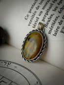 Le Talisman - Pendentif en œil de tigre Marra Mamba et argent, pentagramme forgé en cuivre au dos