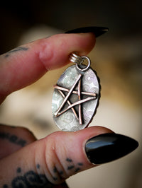 Le Talisman - Pendentif en œil de tigre Marra Mamba et argent, pentagramme forgé en cuivre au dos