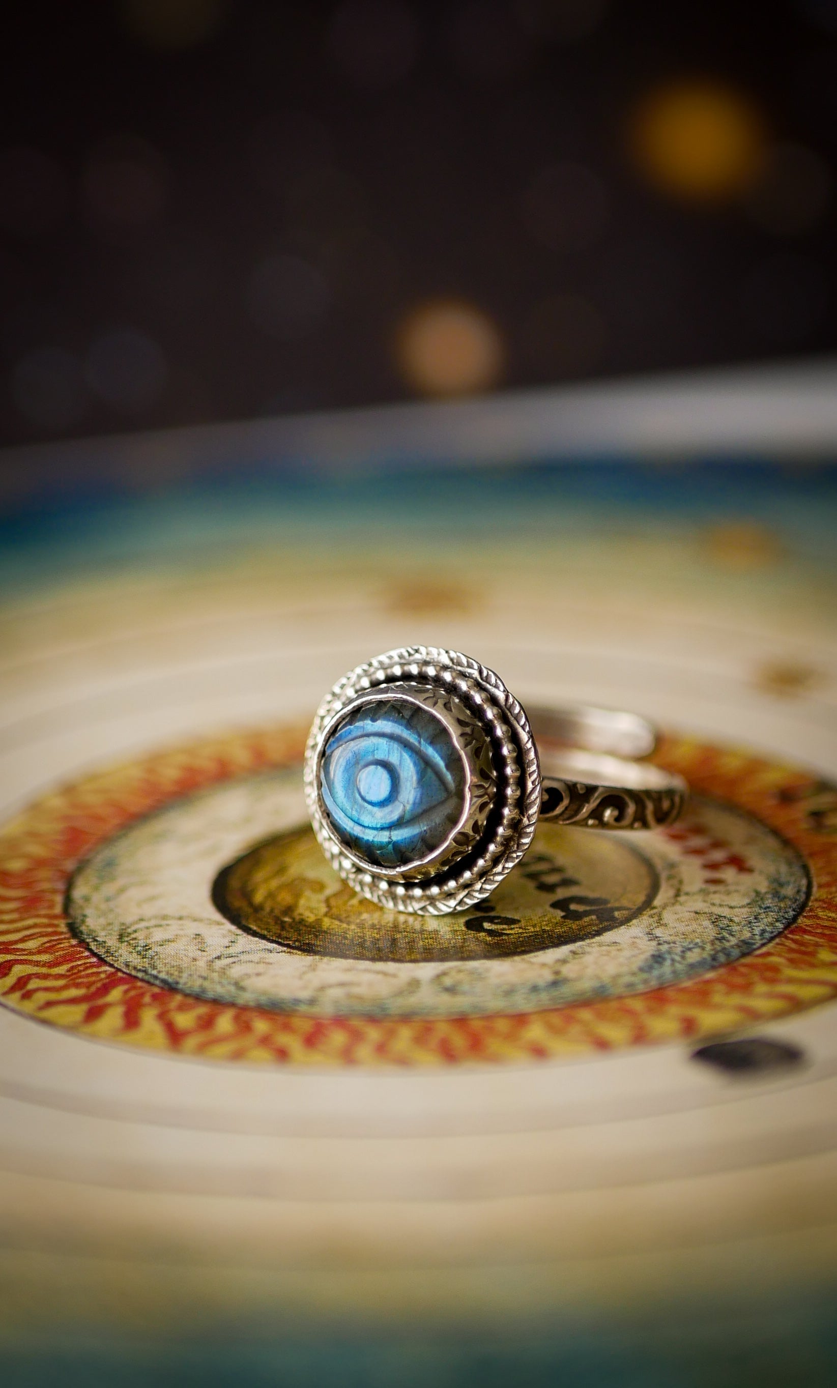 La Voyante - Bague en argent et œil labradorite bleue