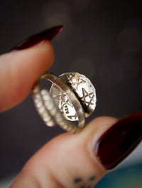 La Voyante - Bague en argent et œil labradorite bleue