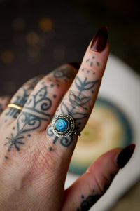 La Voyante - Bague en argent et œil labradorite bleue