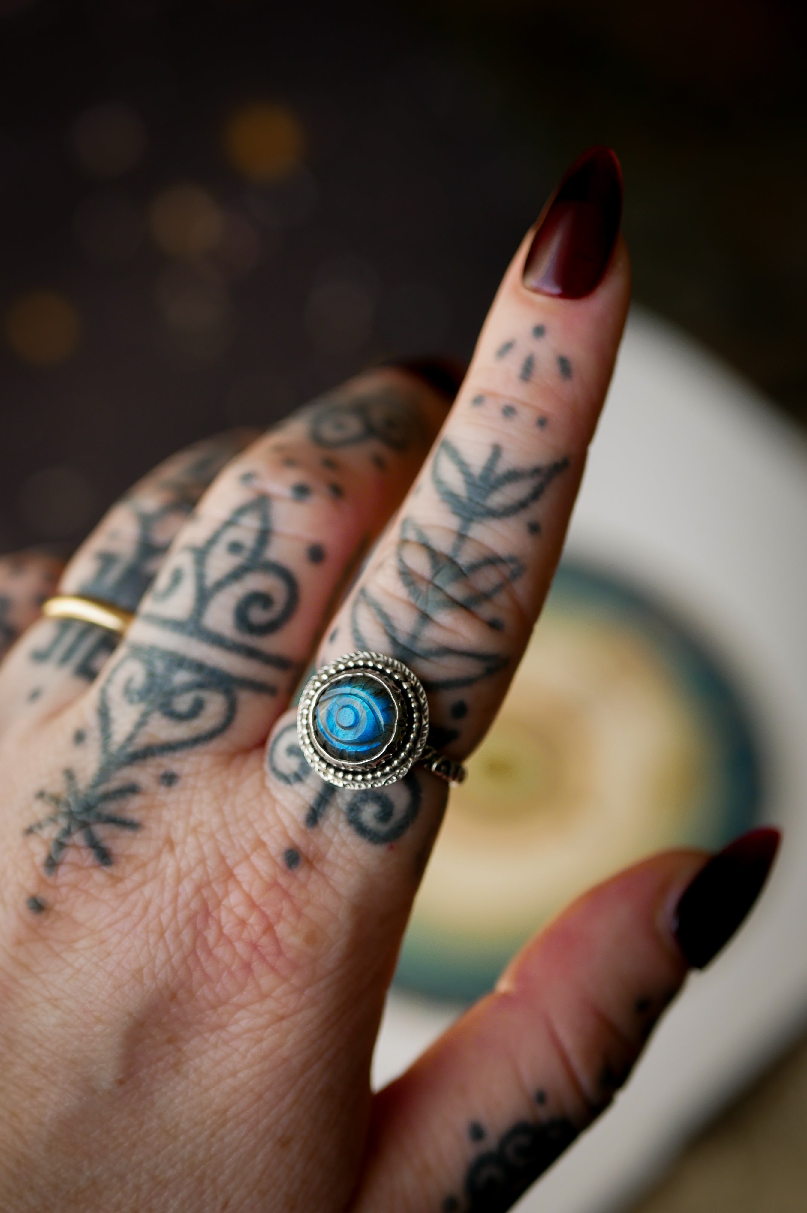La Voyante - Bague en argent et œil labradorite bleue