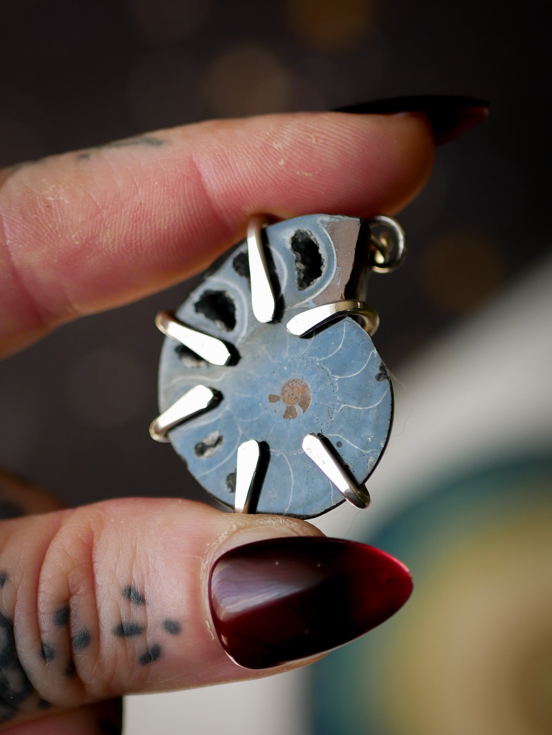 [Réservé] Fortuna - Pendentif en fossile d'ammonite et argent