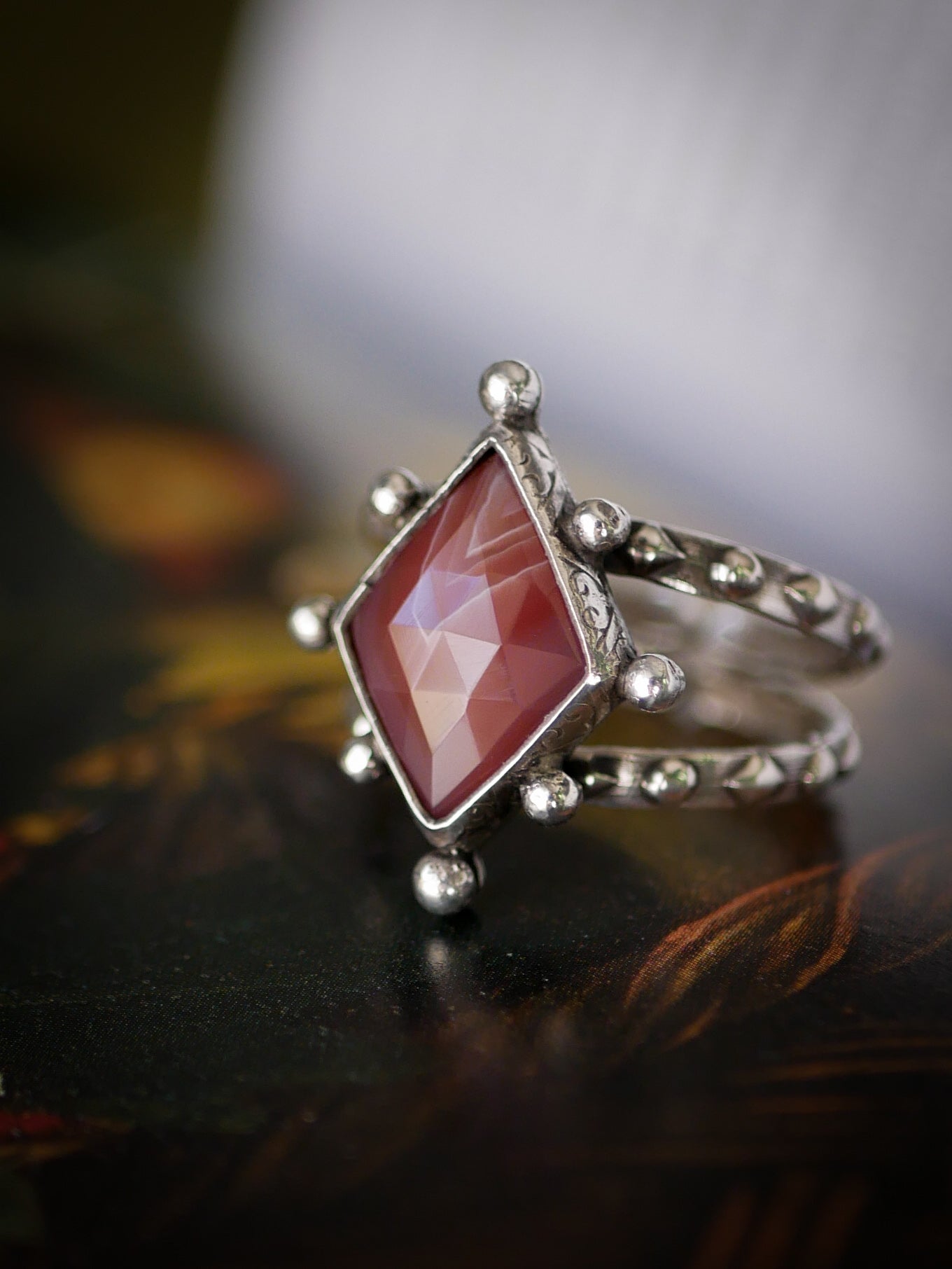 Lughnasadh - Bague en agate du Botswana "kaki" facettée et argent