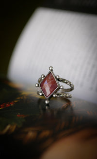 Lughnasadh - Bague en agate du Botswana "kaki" facettée et argent