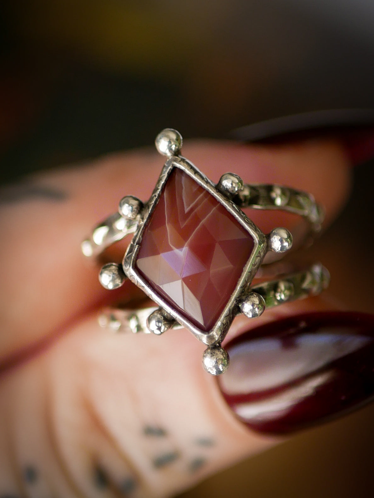 Lughnasadh - Bague en agate du Botswana "kaki" facettée et argent