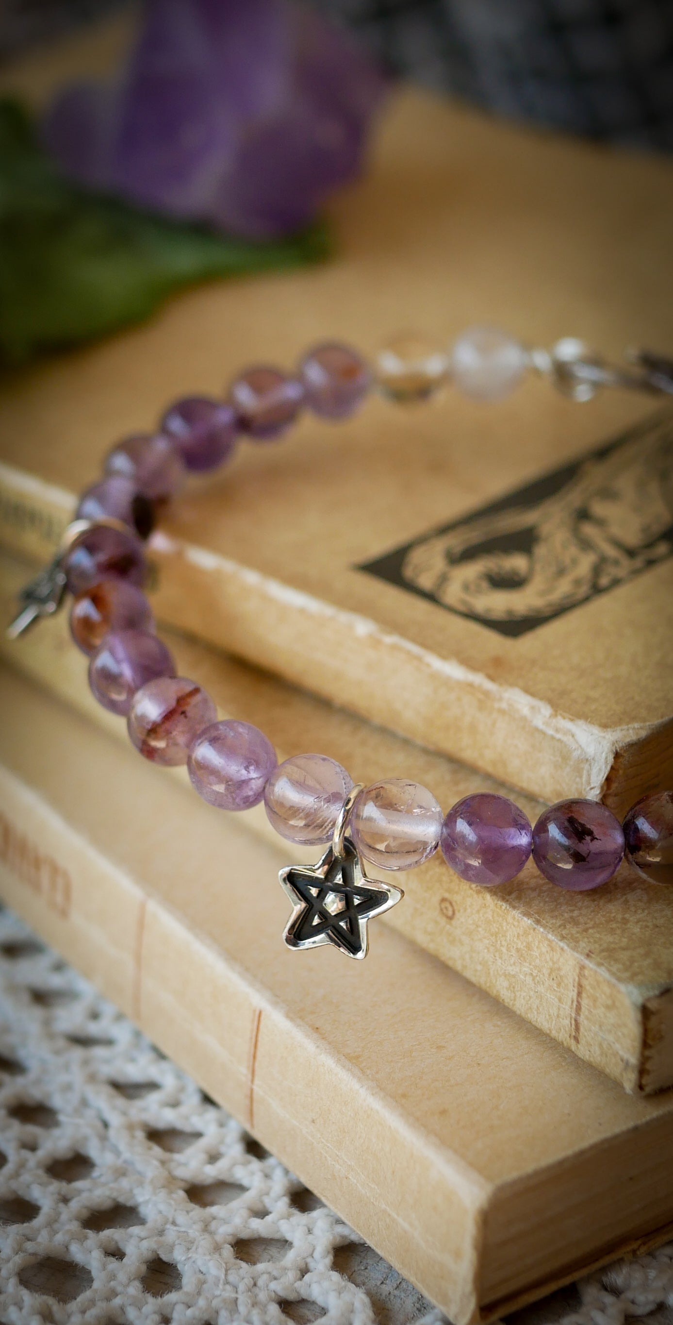 Le Sort de Protection - Bracelet en perles d'améthyste "Super Seven" et argent