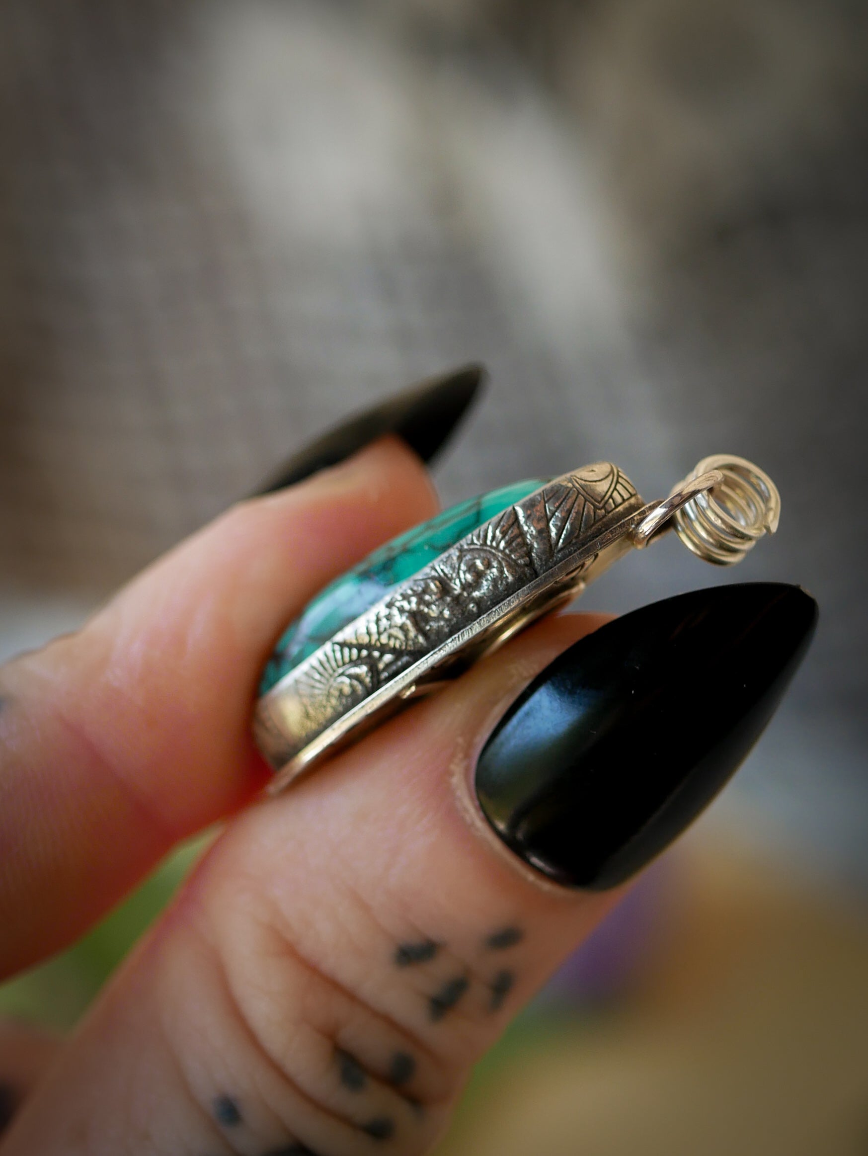 La Croix de Vie - Pendentif en turquoise Hubei, argent vieilli et ankh forgé