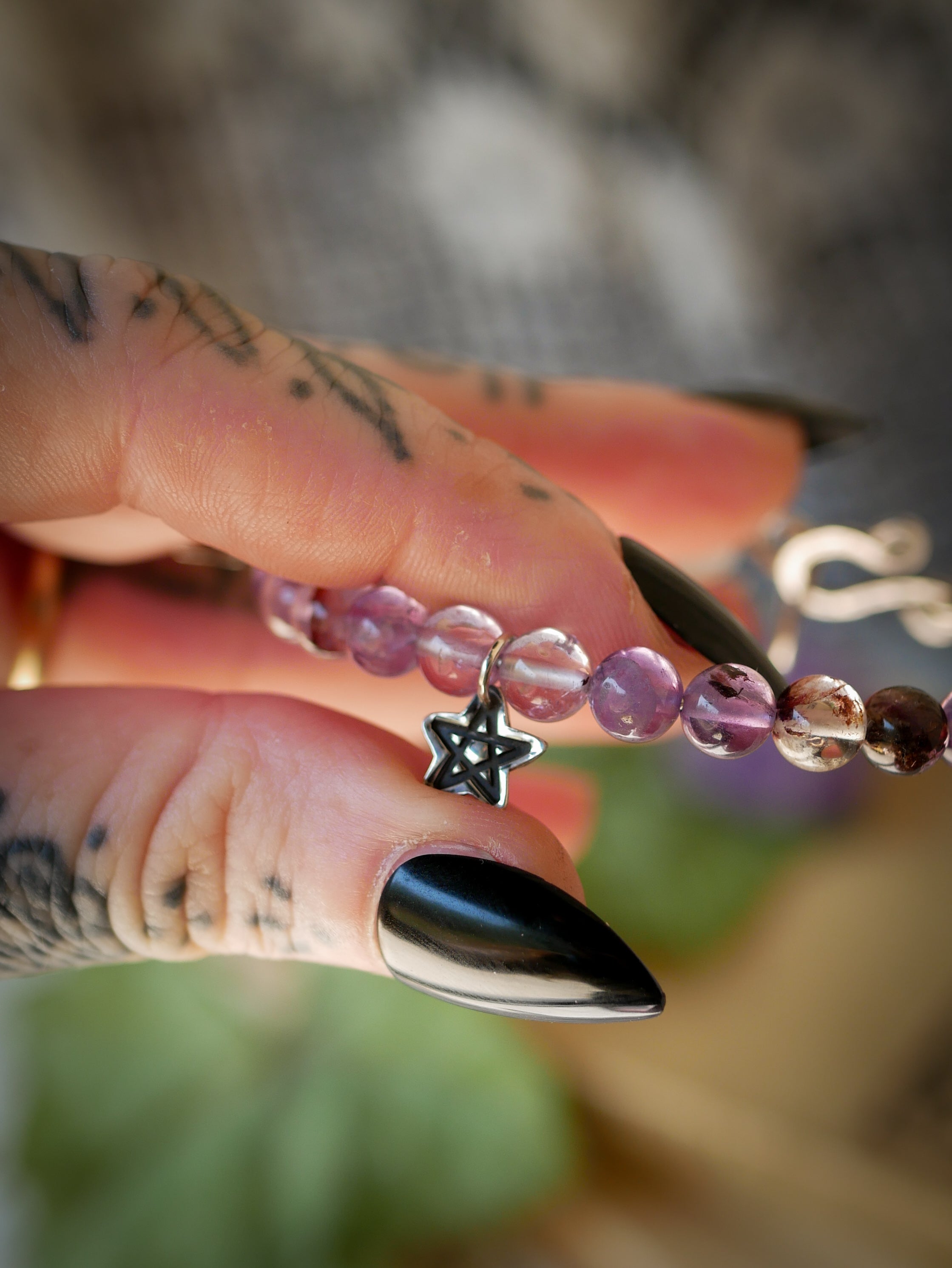 Le Sort de Protection - Bracelet en perles d'améthyste "Super Seven" et argent