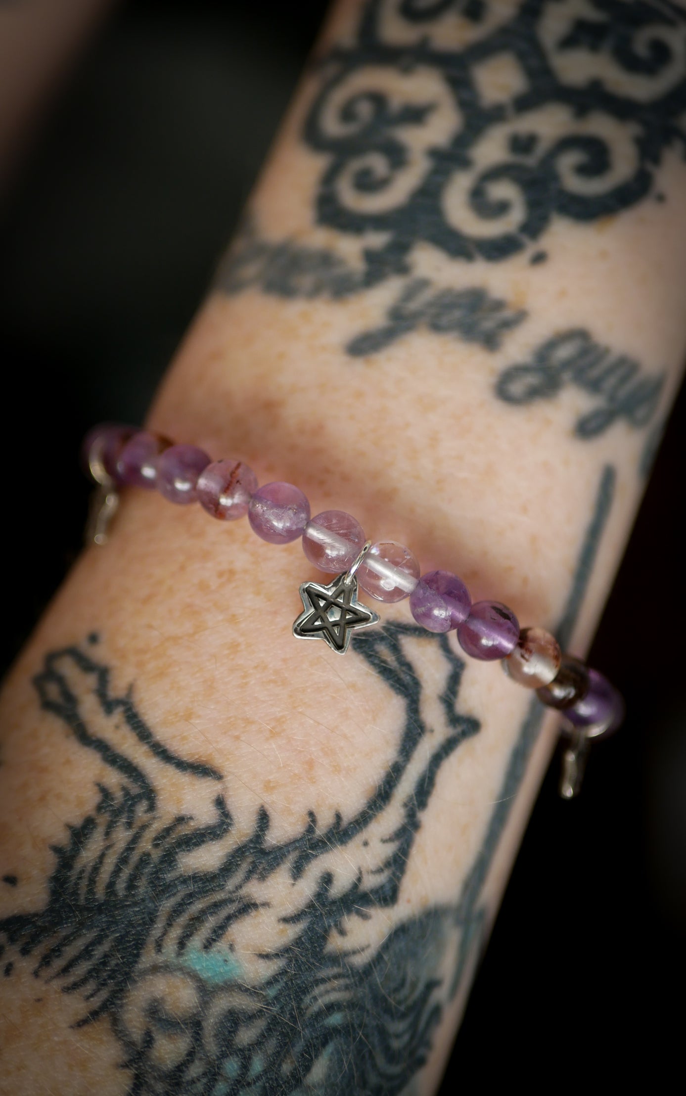 Le Sort de Protection - Bracelet en perles d'améthyste "Super Seven" et argent