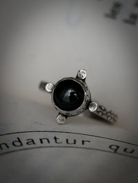[Réservé] La Lune Noire - Bague en diopside étoile noire et argent