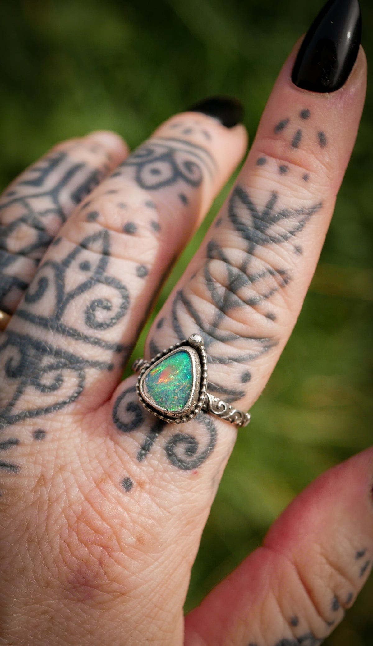Le Trésor du Leprechaun - Bague en doublet d'opale Welo hydrophane et argent