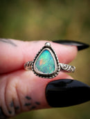 Le Trésor du Leprechaun - Bague en doublet d'opale Welo hydrophane et argent