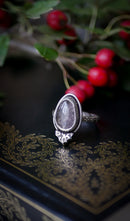 The Spirit of the Vaults - Bague en quartz chamane et argent, chauve-souris forgée