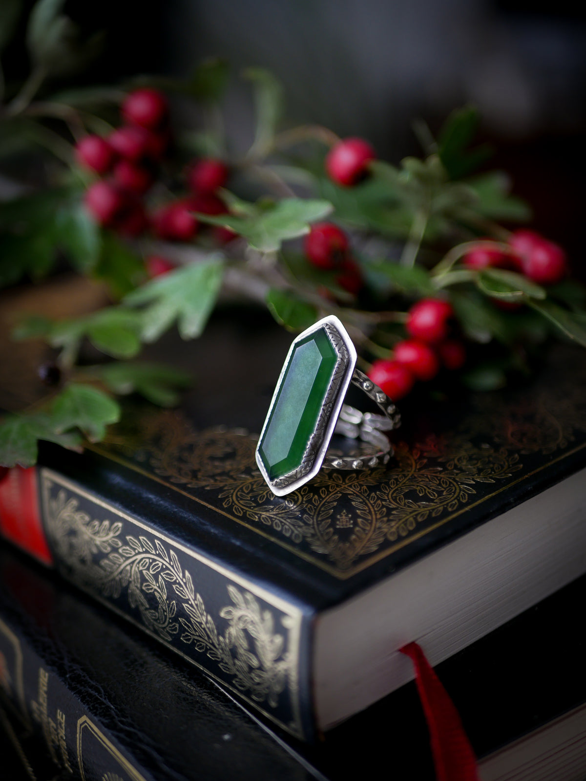 La Bean Nighe - Bague en aventurine verte facettée et argent