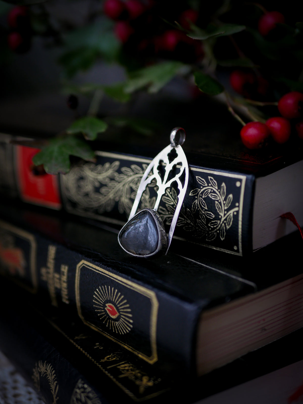 Le Coven - Collier gothique en nuumite et argent