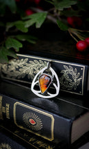 Bana-Bhuidseach - Pendentif vitrail gothique en agate du Montana et argent