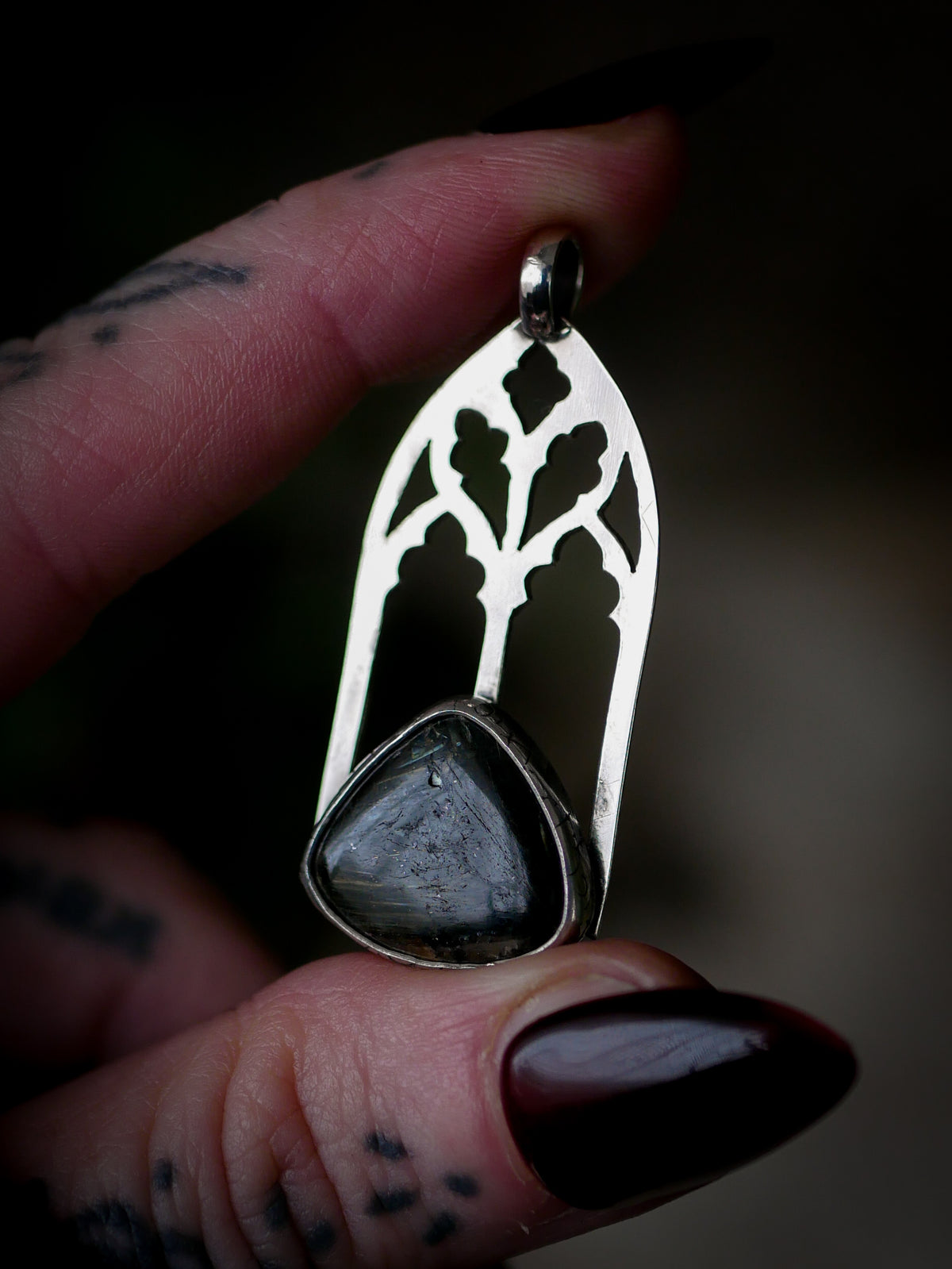Le Coven - Collier gothique en nuumite et argent