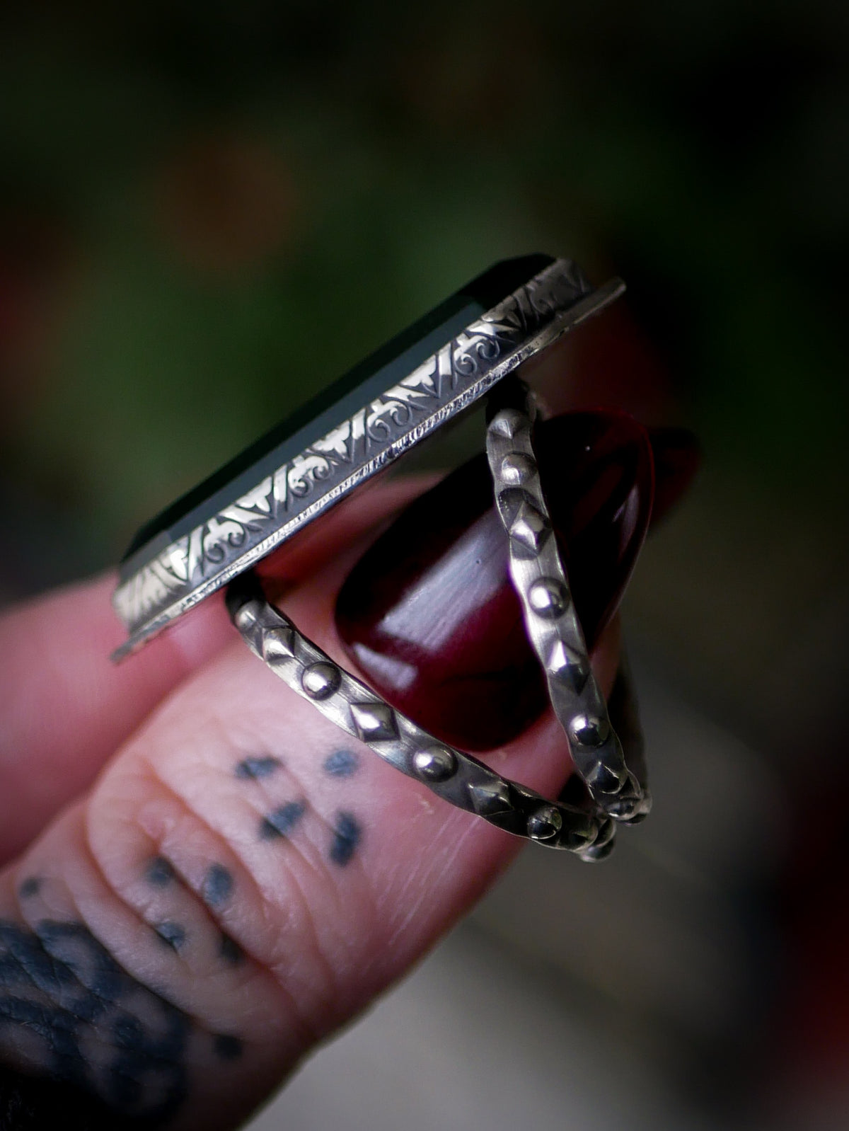 La Bean Nighe - Bague en aventurine verte facettée et argent