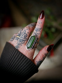 La Bean Nighe - Bague en aventurine verte facettée et argent