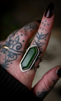 La Bean Nighe - Bague en aventurine verte facettée et argent