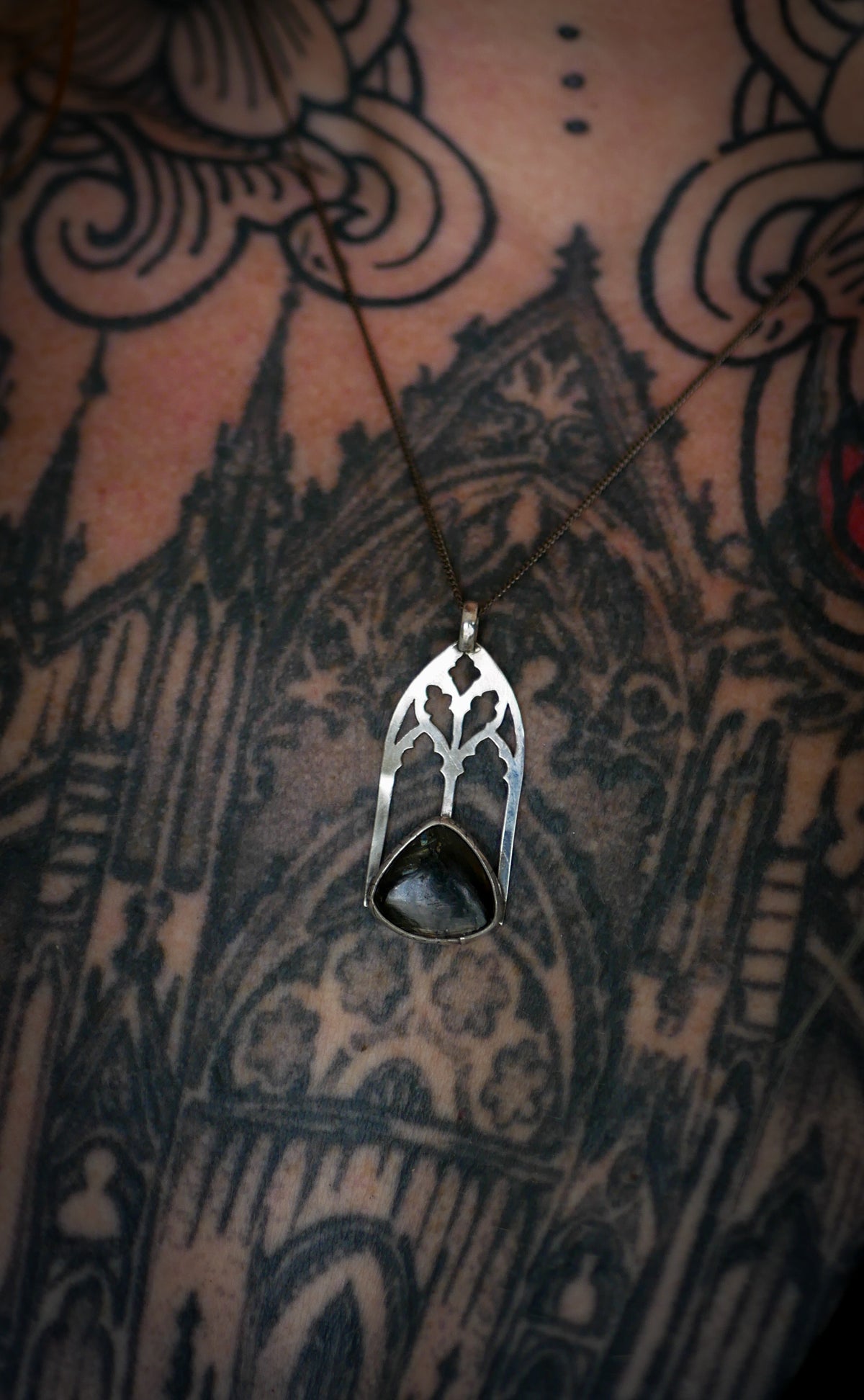 Le Coven - Collier gothique en nuumite et argent