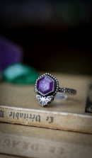 L'Âme de la Nuit - Bague en rubis facetté et argent, chauve-souris forgée