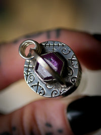 Reliquia - Pendentif-fiole en argent, verre et rubis facetté